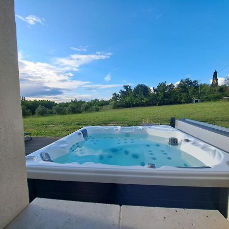Gite De Charme Spa Privatif L'Oustau Di Tonin มาโลแซน ภายนอก รูปภาพ