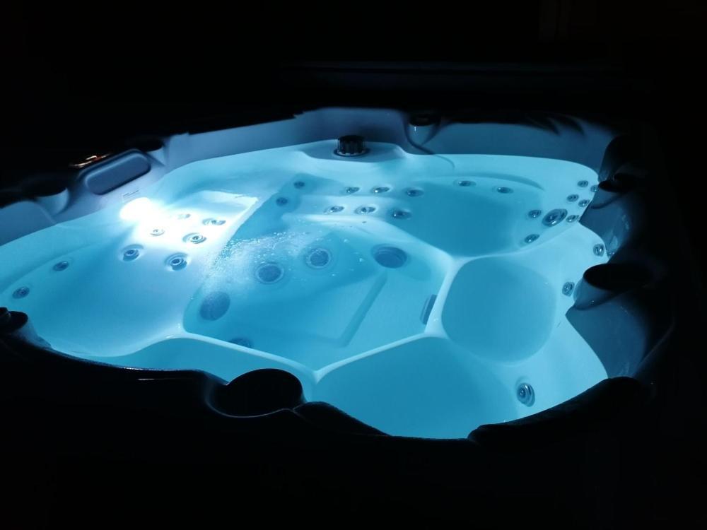 Gite De Charme Spa Privatif L'Oustau Di Tonin มาโลแซน ภายนอก รูปภาพ